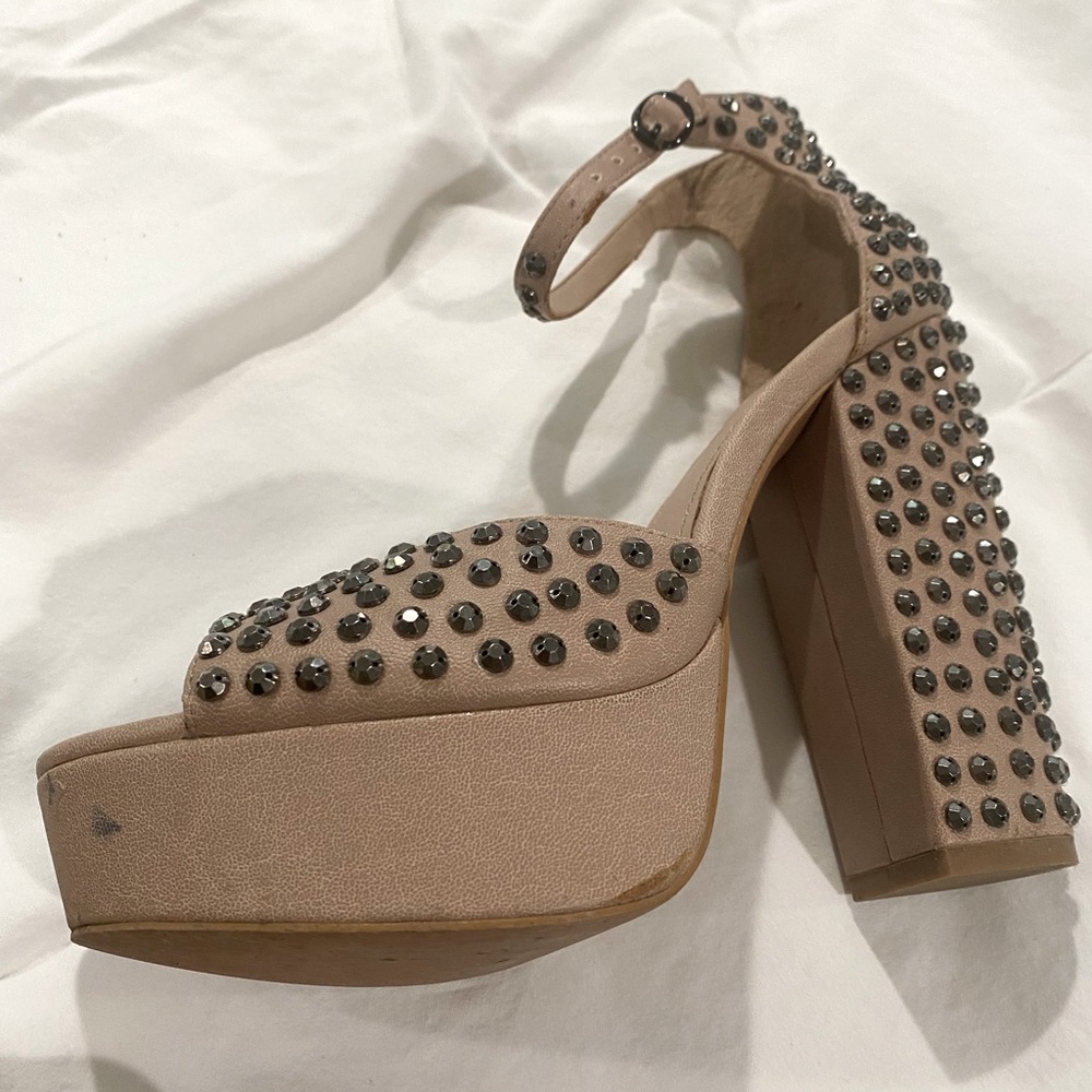 Wild Pair Studded Platform Open Tow Pumps! - image 4